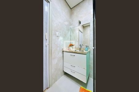 Casa à venda com 172m², 3 quartos e 2 vagasBanheiro - Casa 1