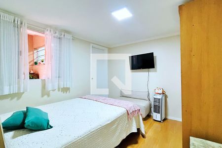 Casa à venda com 172m², 3 quartos e 2 vagasSuíte - Casa 2