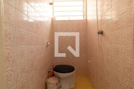 Casa à venda com 400m², 4 quartos e 2 vagas Casa à venda com 400m², 4 quartos e 2 vagasBanheiro de serviço