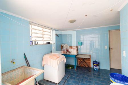 Casa à venda com 400m², 4 quartos e 2 vagas Casa à venda com 400m², 4 quartos e 2 vagasÁrea de Serviço