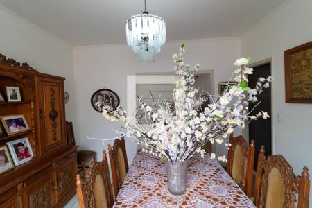 Casa à venda com 400m², 4 quartos e 2 vagas Casa à venda com 400m², 4 quartos e 2 vagasSala de Jantar