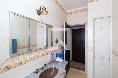 Casa à venda com 400m², 4 quartos e 2 vagas Casa à venda com 400m², 4 quartos e 2 vagasBanheiro