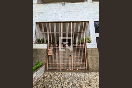 Apartamento à venda com 200m², 4 quartos e 3 vagas Apartamento à venda com 200m², 4 quartos e 3 vagasFachada