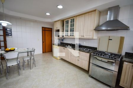 Apartamento à venda com 200m², 4 quartos e 3 vagas Apartamento à venda com 200m², 4 quartos e 3 vagasCozinha