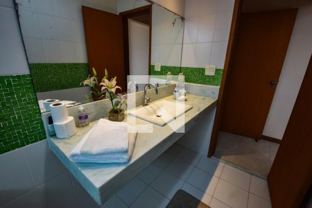 Apartamento à venda com 200m², 4 quartos e 3 vagas Apartamento à venda com 200m², 4 quartos e 3 vagasBanheiro do Quarto 2 - Suíte