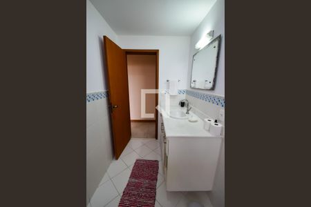 Apartamento à venda com 200m², 4 quartos e 3 vagas Apartamento à venda com 200m², 4 quartos e 3 vagasBanheiro Social