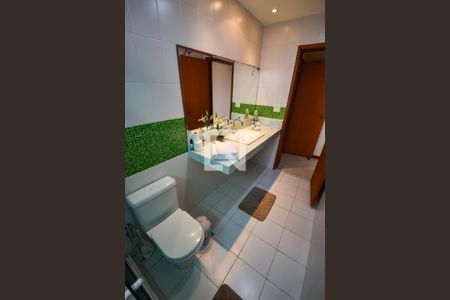 Apartamento à venda com 200m², 4 quartos e 3 vagas Apartamento à venda com 200m², 4 quartos e 3 vagasBanheiro do Quarto 2 - Suíte