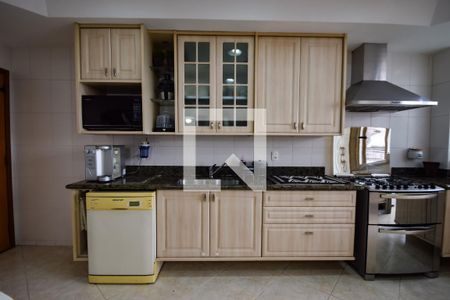 Apartamento à venda com 200m², 4 quartos e 3 vagas Apartamento à venda com 200m², 4 quartos e 3 vagasCozinha
