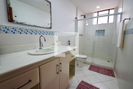 Apartamento à venda com 200m², 4 quartos e 3 vagas Apartamento à venda com 200m², 4 quartos e 3 vagasBanheiro Social
