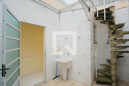 Casa à venda com 150m², 2 quartos e 2 vagasÁrea de Serviço e quintal
