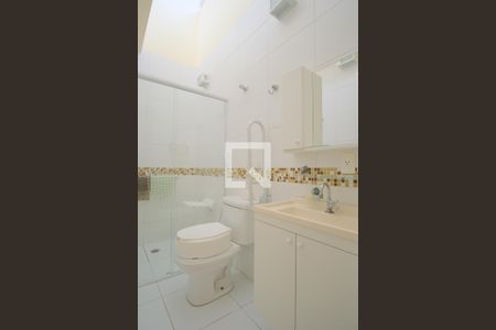 Casa à venda com 150m², 2 quartos e 2 vagasBanheiro da Suíte 1