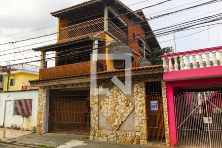 Casa à venda com 149m², 3 quartos e 3 vagas Casa à venda com 149m², 3 quartos e 3 vagasFachada + Plaquinha