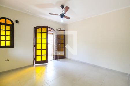 Casa à venda com 149m², 3 quartos e 3 vagas Casa à venda com 149m², 3 quartos e 3 vagasSuíte