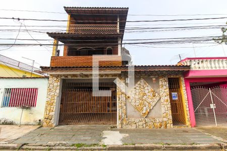 Casa à venda com 149m², 3 quartos e 3 vagas Casa à venda com 149m², 3 quartos e 3 vagasFachada + Plaquinha