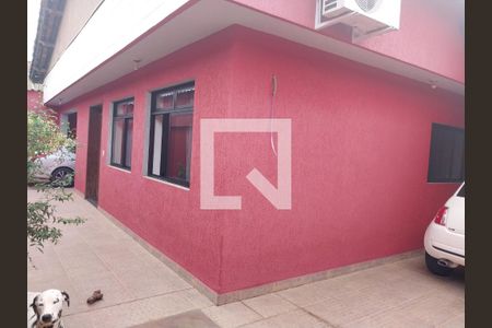 Casa à venda com 525m², 3 quartos e 2 vagasFachada