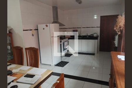 Casa à venda com 525m², 3 quartos e 2 vagasCozinha