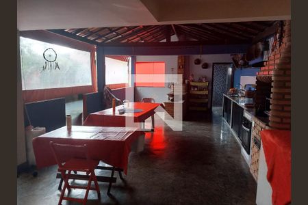 Casa à venda com 525m², 3 quartos e 2 vagasChurrasqueira