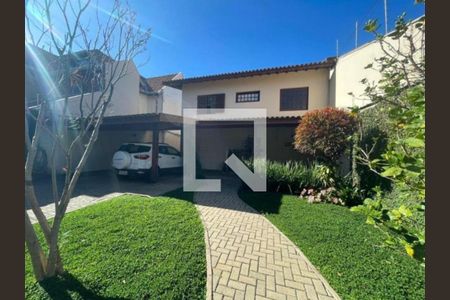 Casa à venda com 300m², 5 quartos e 4 vagas Casa à venda com 300m², 5 quartos e 4 vagasFoto 01