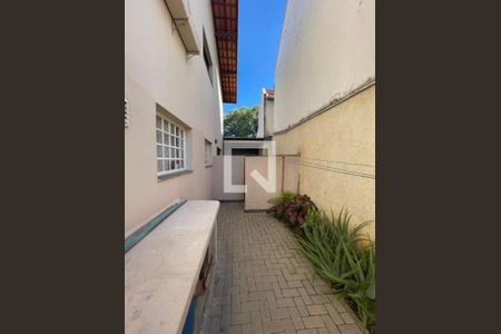 Casa à venda com 300m², 5 quartos e 4 vagas Casa à venda com 300m², 5 quartos e 4 vagasFoto 13