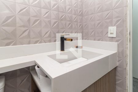 Apartamento à venda com 81m², 2 quartos e 2 vagasBanheiro da Suíte