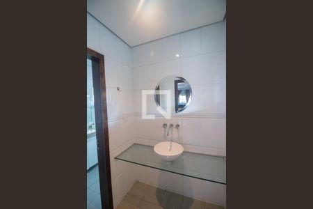 Casa à venda com 370m², 3 quartos e 5 vagas Casa à venda com 370m², 3 quartos e 5 vagasSala