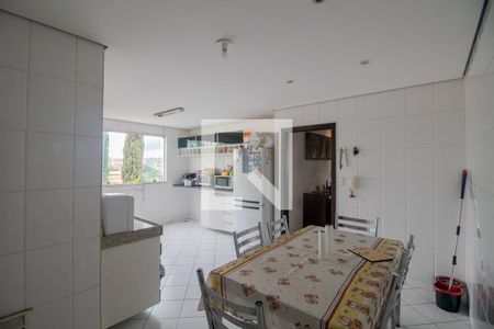 Casa à venda com 370m², 3 quartos e 5 vagas Casa à venda com 370m², 3 quartos e 5 vagasCozinha