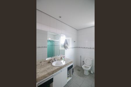 Casa à venda com 370m², 3 quartos e 5 vagas Casa à venda com 370m², 3 quartos e 5 vagasBanheiro