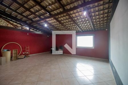 Casa à venda com 370m², 3 quartos e 5 vagas Casa à venda com 370m², 3 quartos e 5 vagasÁrea de serviço