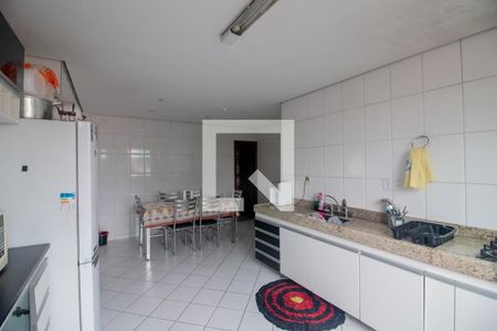 Casa à venda com 370m², 3 quartos e 5 vagas Casa à venda com 370m², 3 quartos e 5 vagasCozinha