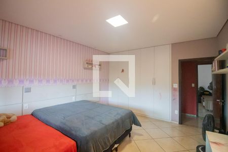 Casa à venda com 370m², 3 quartos e 5 vagas Casa à venda com 370m², 3 quartos e 5 vagasQuarto