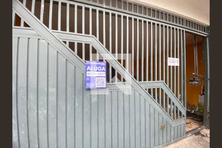 Casa à venda com 150m², 3 quartos e 1 vaga Casa à venda com 150m², 3 quartos e 1 vagaFachada