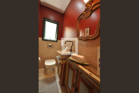 Casa à venda com 378m², 4 quartos e 8 vagasLavabo