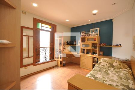 Casa à venda com 378m², 4 quartos e 8 vagasSuíte 3