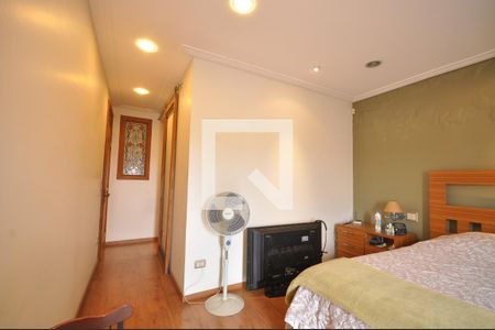 Casa à venda com 378m², 4 quartos e 8 vagasSuíte Master