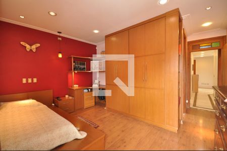 Casa à venda com 378m², 4 quartos e 8 vagasSuíte 4