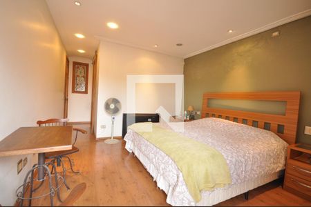 Casa à venda com 378m², 4 quartos e 8 vagasSuíte Master