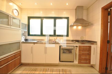 Casa à venda com 378m², 4 quartos e 8 vagasCozinha