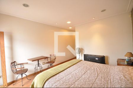 Casa à venda com 378m², 4 quartos e 8 vagasSuíte Master