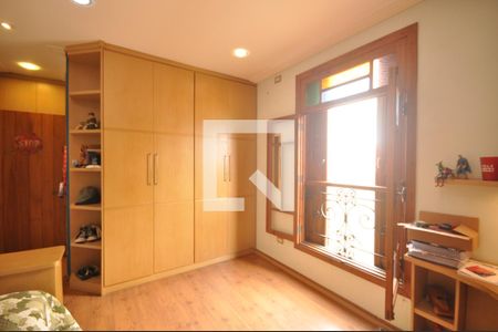 Casa à venda com 378m², 4 quartos e 8 vagasSuíte 3