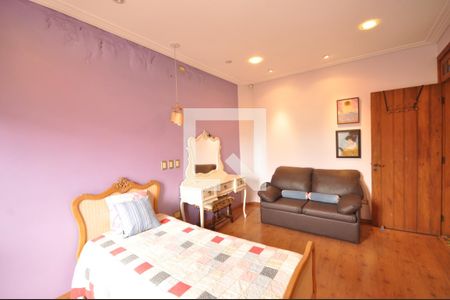 Casa à venda com 378m², 4 quartos e 8 vagasSuíte 2