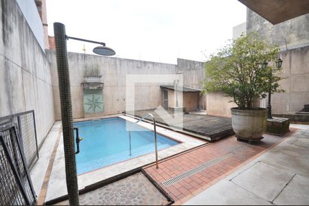 Casa à venda com 378m², 4 quartos e 8 vagasPiscina