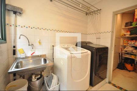 Casa à venda com 378m², 4 quartos e 8 vagasÁrea de Serviço