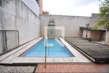 Casa à venda com 378m², 4 quartos e 8 vagasPiscina