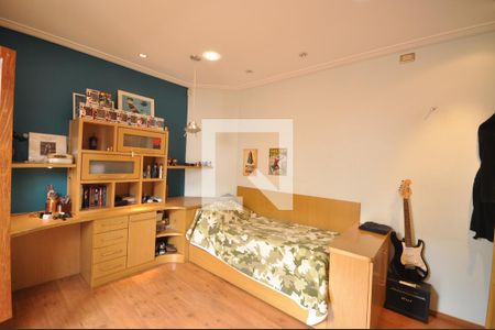 Casa à venda com 378m², 4 quartos e 8 vagasSuíte 3