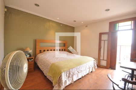 Casa à venda com 378m², 4 quartos e 8 vagasSuíte Master