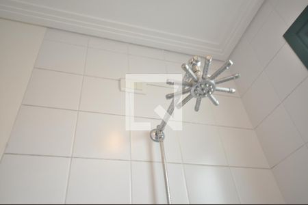 Casa à venda com 378m², 4 quartos e 8 vagasBanheiro da Suíte 2