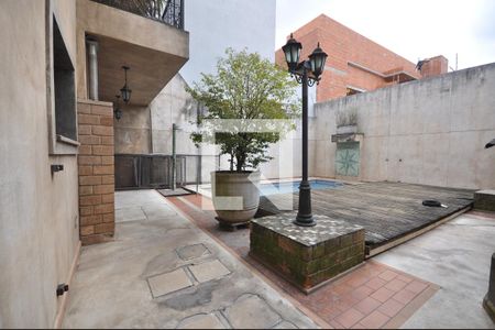 Casa à venda com 378m², 4 quartos e 8 vagasPiscina