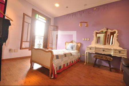 Casa à venda com 378m², 4 quartos e 8 vagasSuíte 2