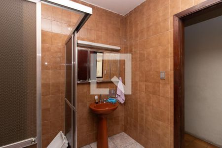 Casa à venda com 300m², 5 quartos e 6 vagas Casa à venda com 300m², 5 quartos e 6 vagasBanheiro 1