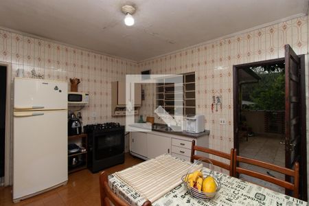 Casa à venda com 300m², 5 quartos e 6 vagas Casa à venda com 300m², 5 quartos e 6 vagasCozinha 2